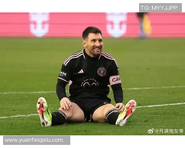 瘦瘦的足球明星究竟是谁他在球场上的表现为何如此出色